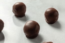 Keto Vanilla Fudge Balls